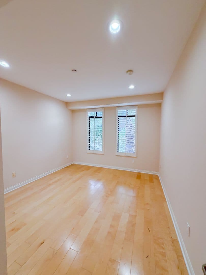 Playa Vista House: 5625 Crescent Park West