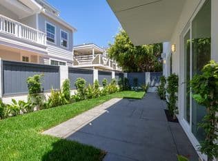 Redondo Beach House: 205 S Irena Ave