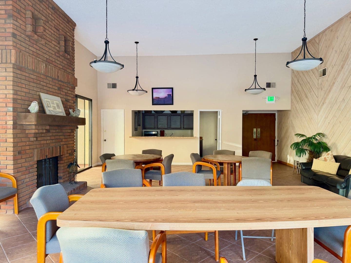 Playa Del Rey House: 8180 Manitoba St #4-136