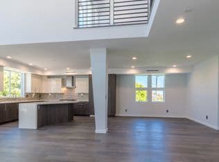 Redondo Beach House: 205 S Irena Ave