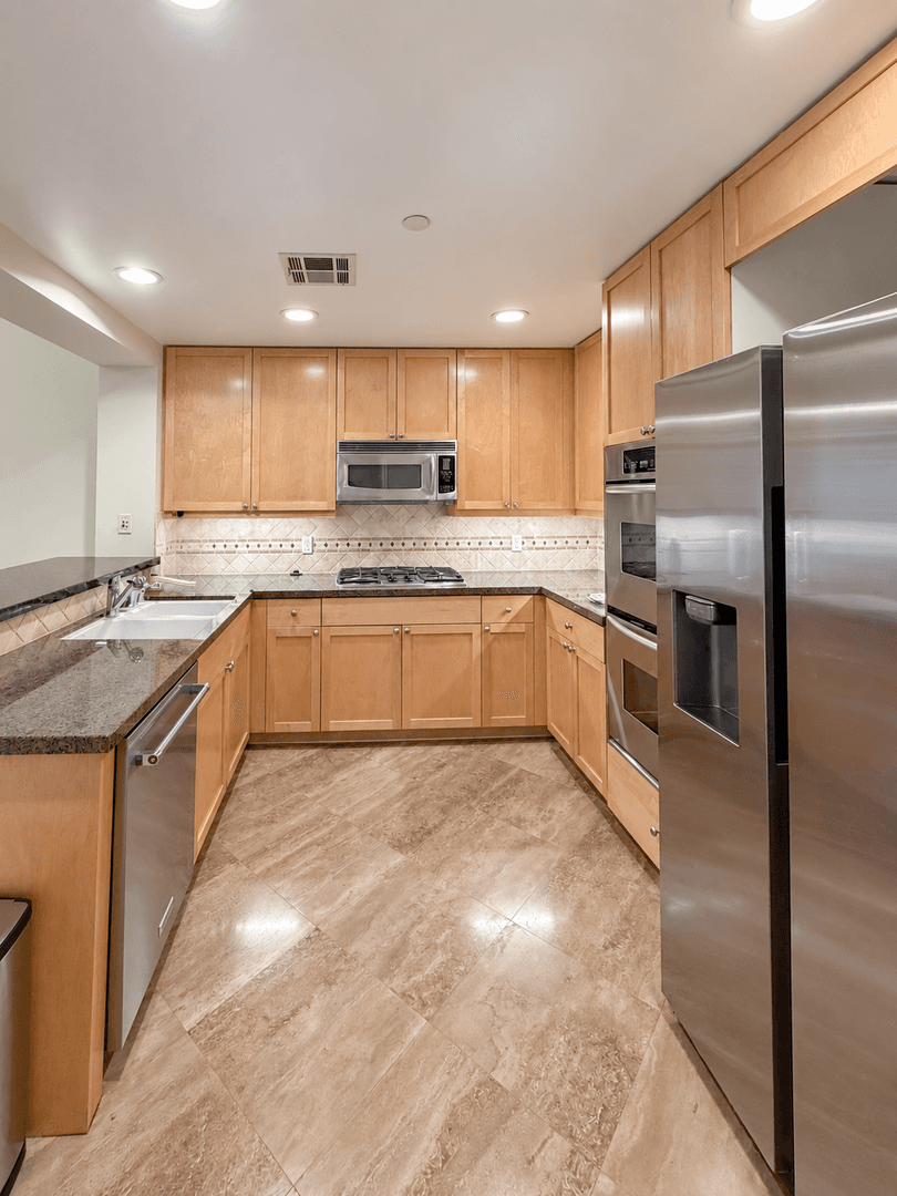 Playa Vista House: 5625 Crescent Park West