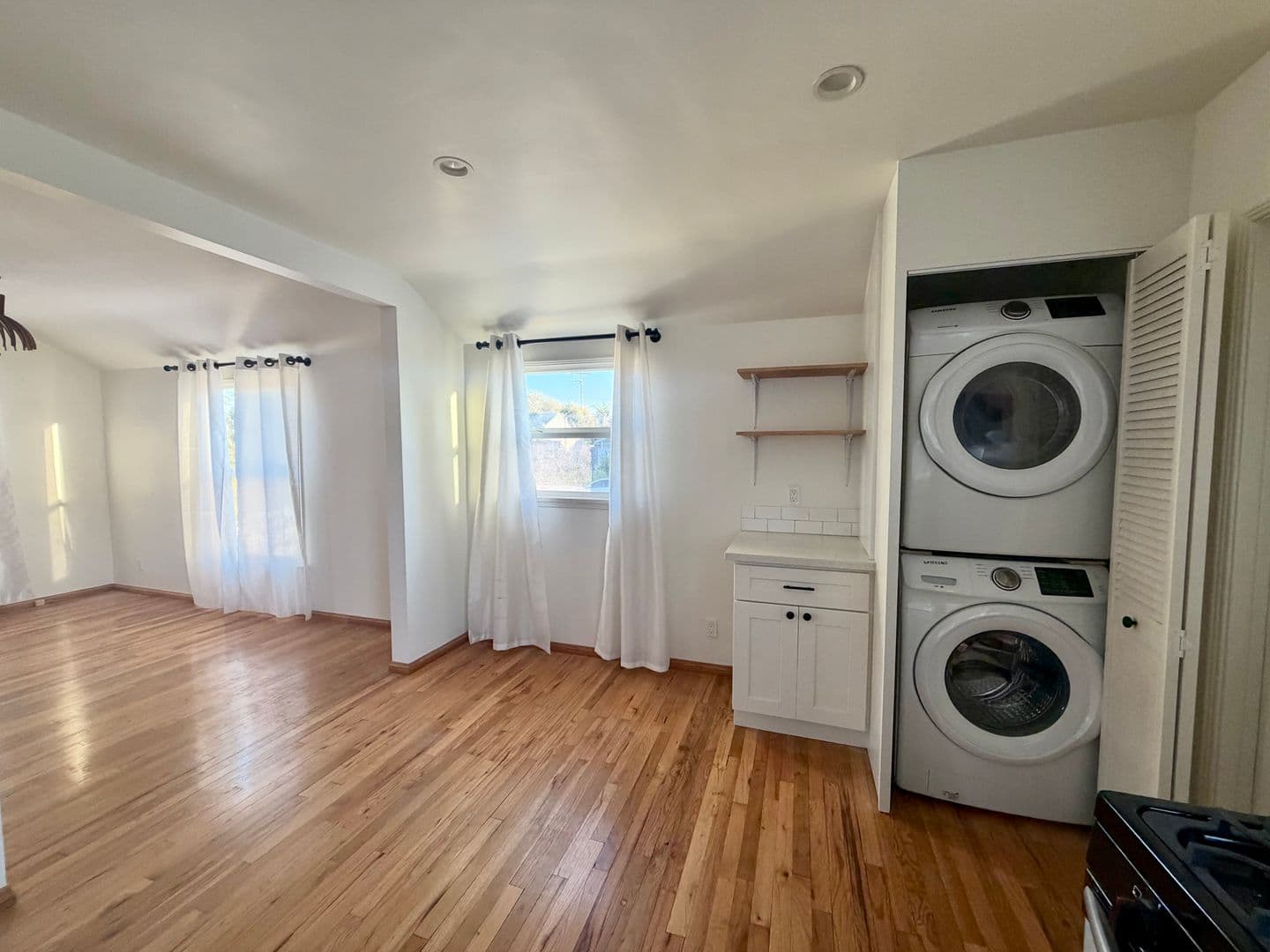 Los Angeles House: 6031 W. 86th Place