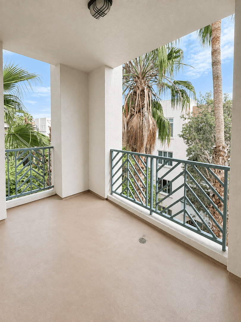Playa Vista House: 5625 Crescent Park West