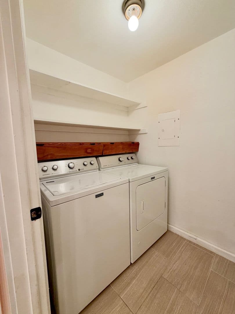 Playa Del Rey House: 8180 Manitoba St #4-136