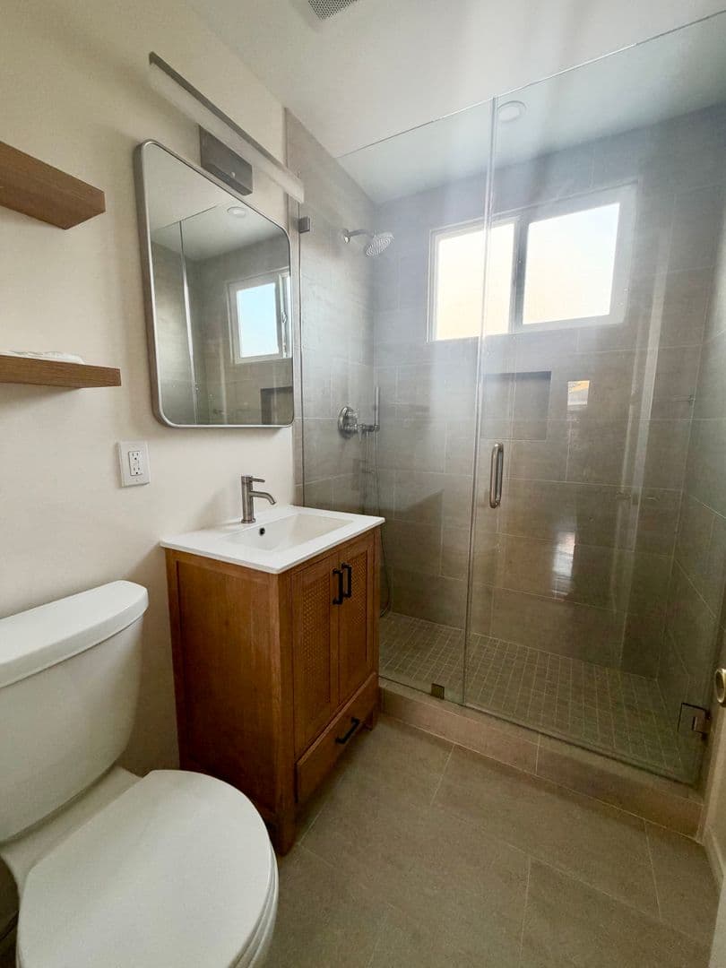 Los Angeles House: 6031 W. 86th Place