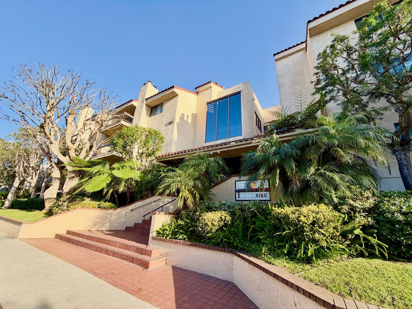 Playa Del Rey House: 8180 Manitoba St #4-136