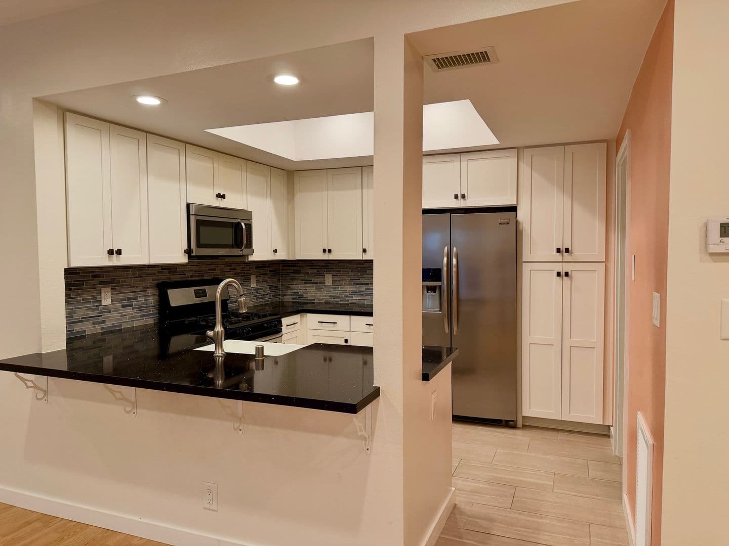 Playa Del Rey House: 8180 Manitoba St #4-136