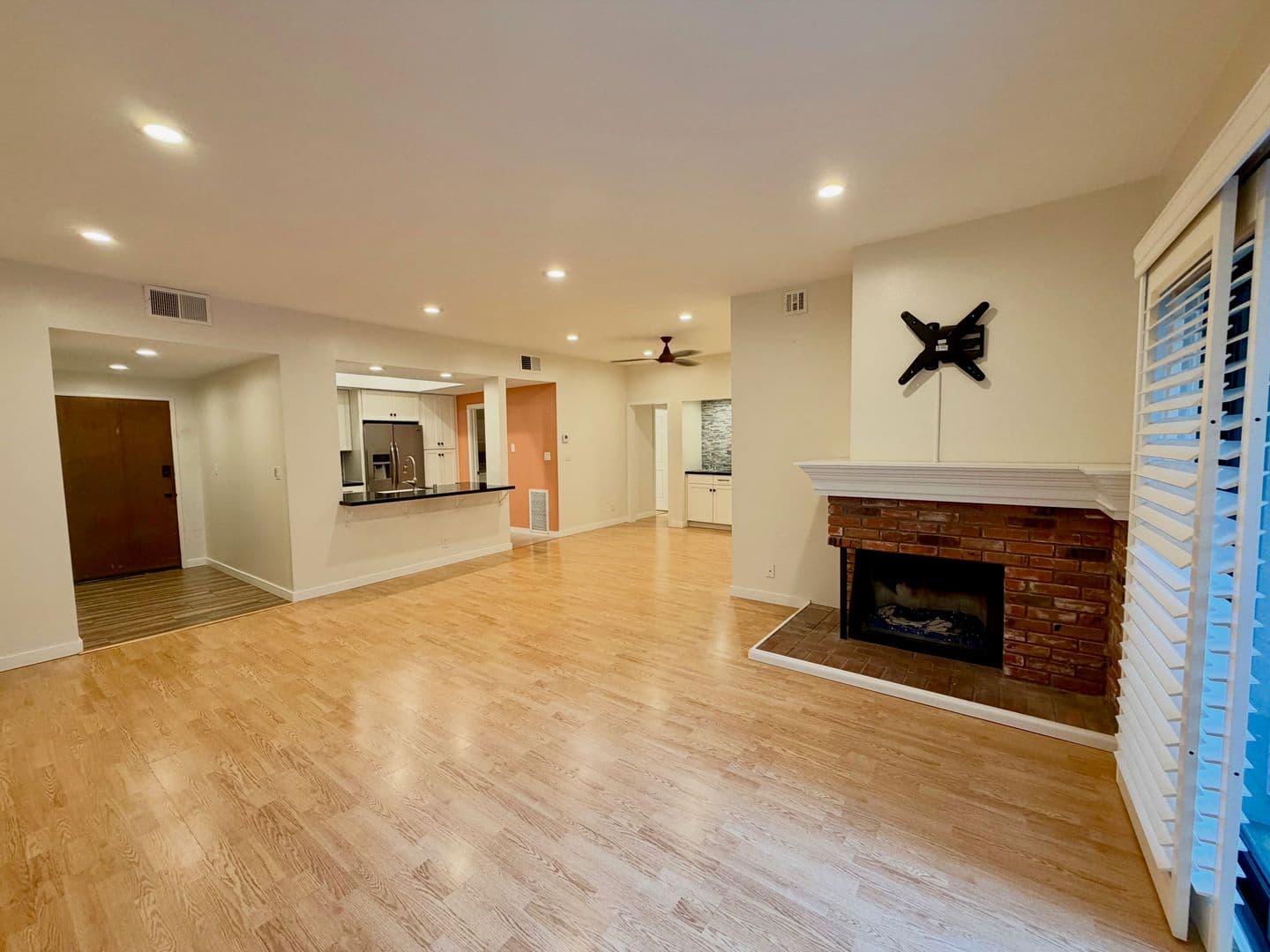 Playa Del Rey House: 8180 Manitoba St #4-136