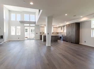 Redondo Beach House: 205 S Irena Ave