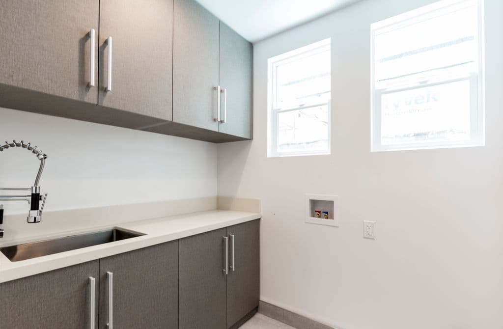 Redondo Beach House: 205 S Irena Ave
