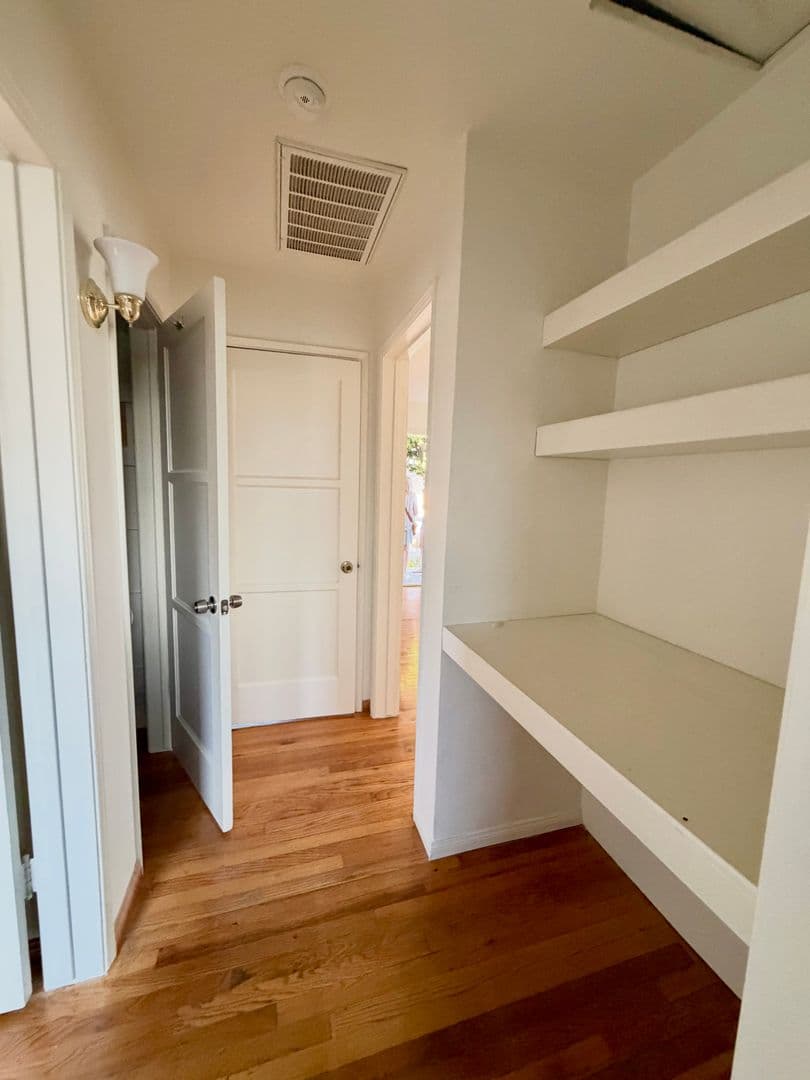 Los Angeles House: 6031 W. 86th Place