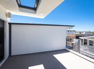 Redondo Beach House: 205 S Irena Ave