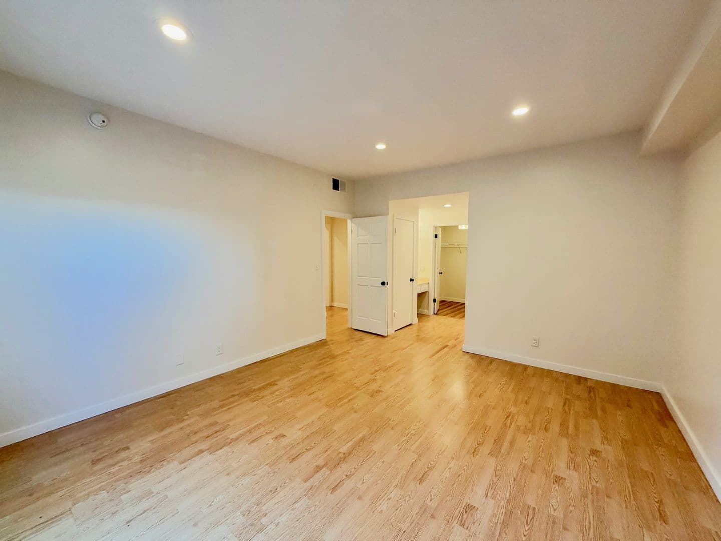 Playa Del Rey House: 8180 Manitoba St #4-136