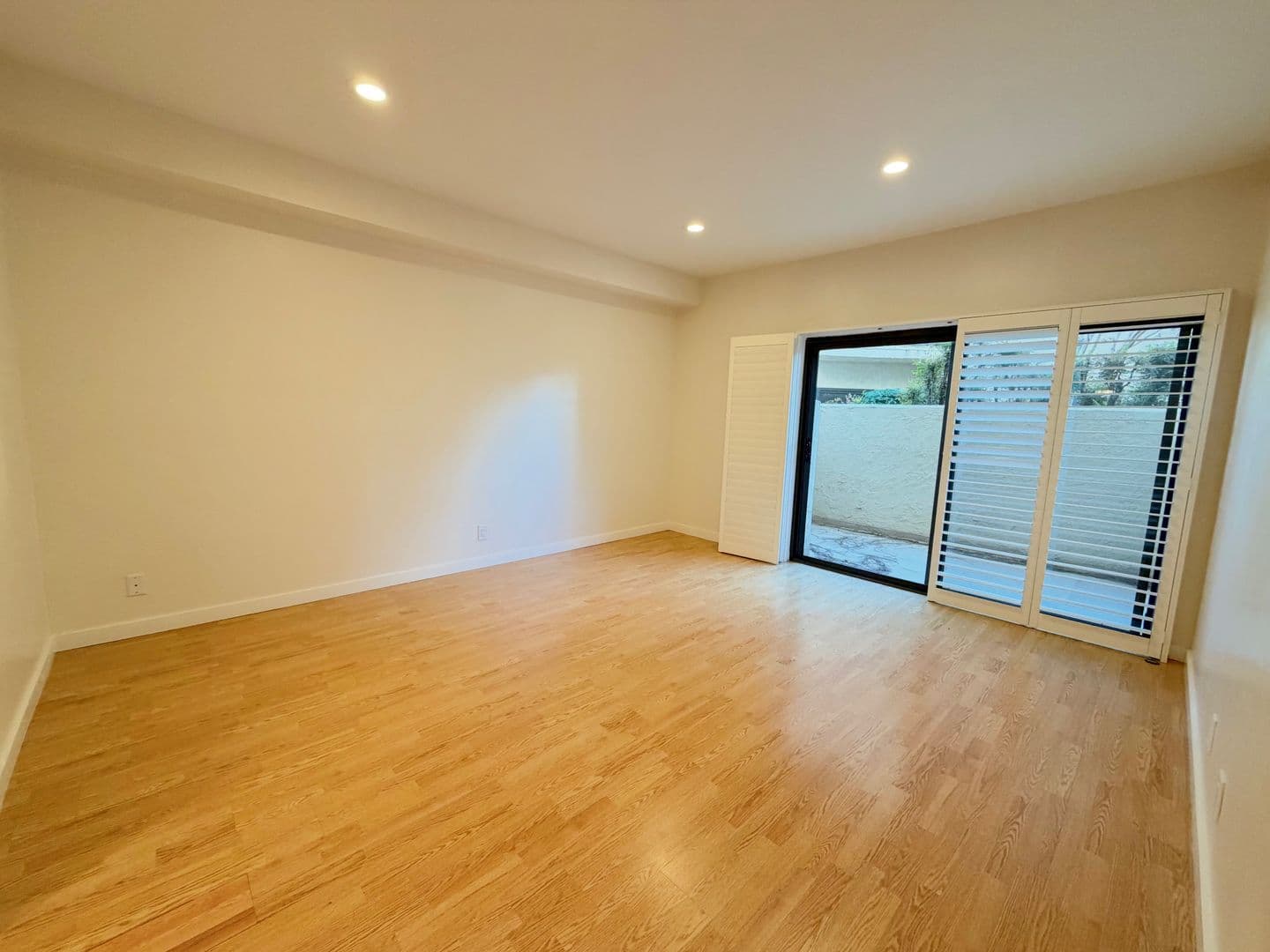 Playa Del Rey House: 8180 Manitoba St #4-136