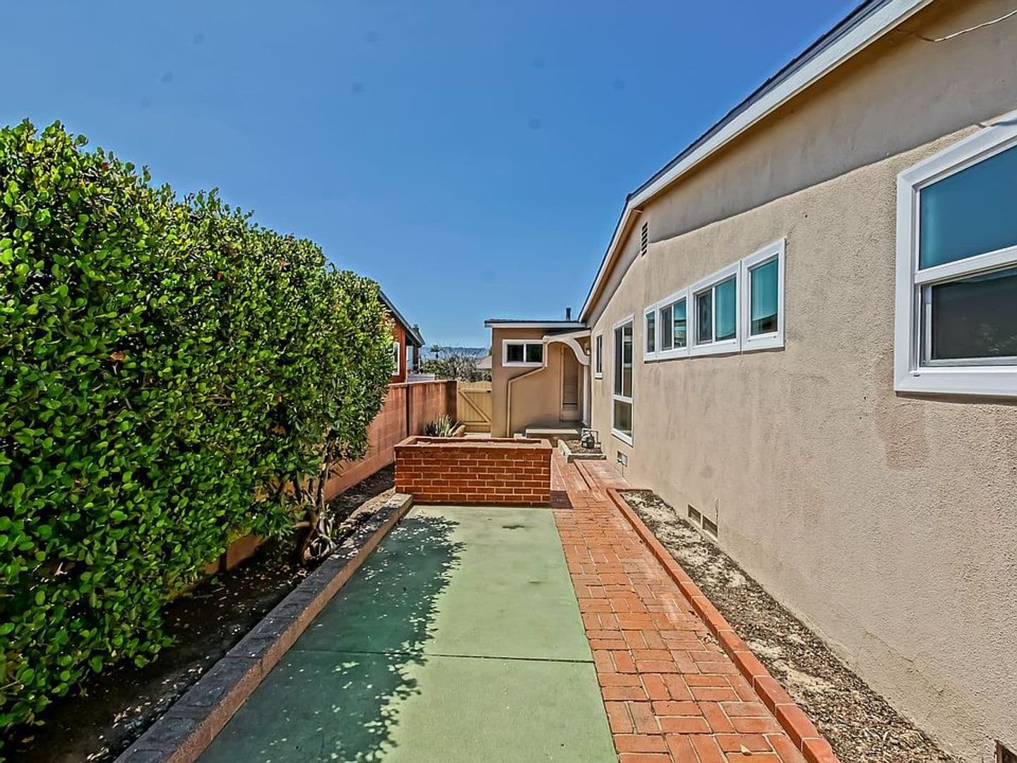 Torrance House: 3531 W 226th St