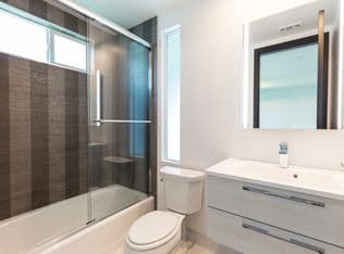 Redondo Beach House: 205 S Irena Ave