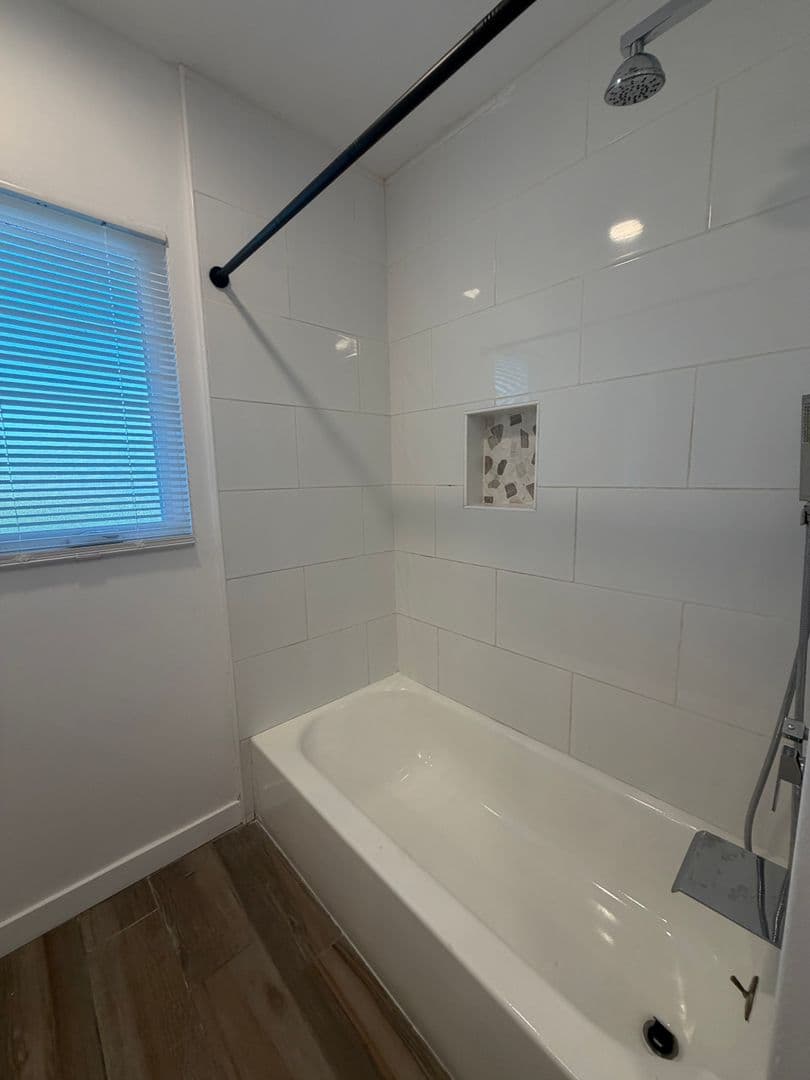 Inglewood Apartment: 11600 Crenshaw Blvd.