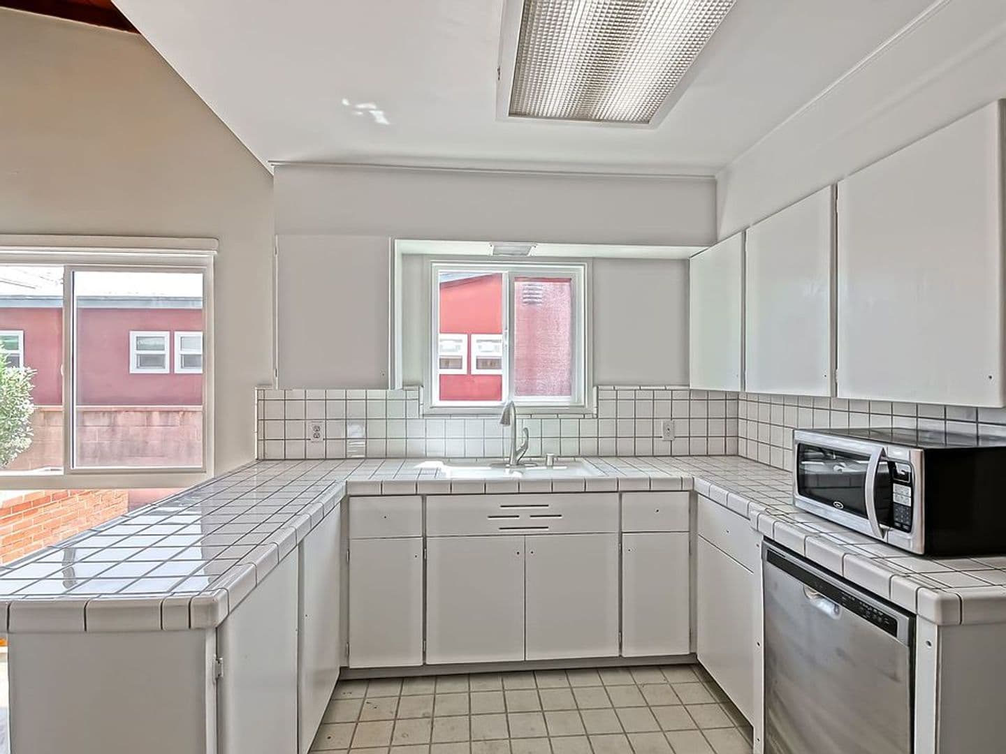 Torrance House: 3531 W 226th St