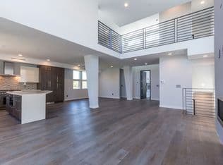 Redondo Beach House: 205 S Irena Ave
