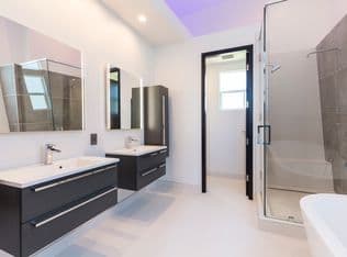 Redondo Beach House: 205 S Irena Ave