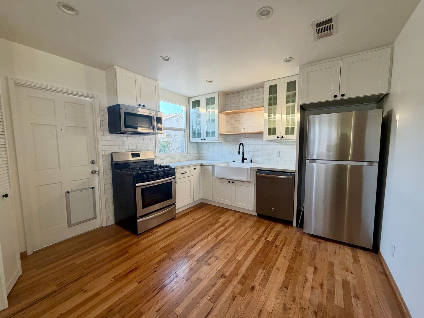 Los Angeles House: 6031 W. 86th Place