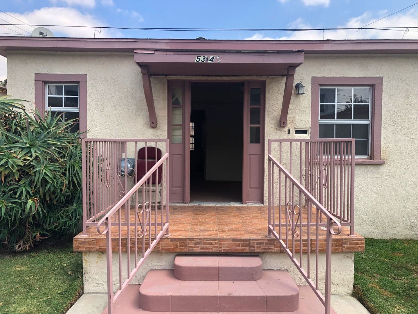 Los Angeles Apartment: 5314 S. Denker Avenue