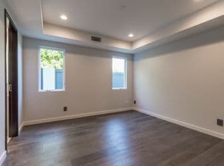 Redondo Beach House: 205 S Irena Ave