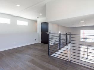 Redondo Beach House: 205 S Irena Ave