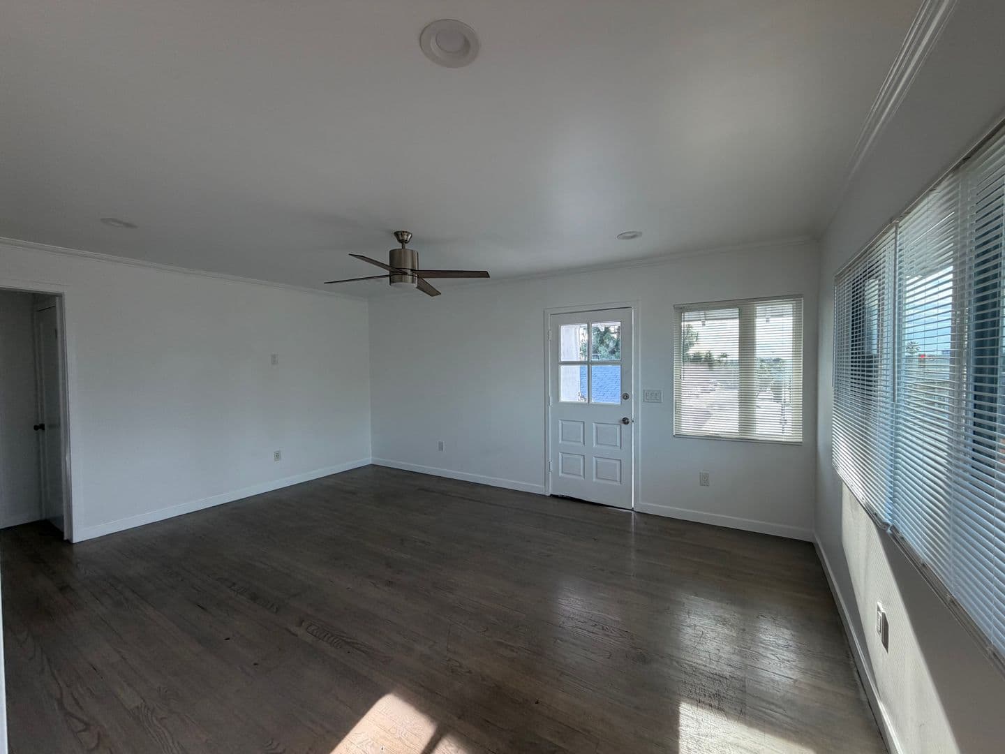 Inglewood Apartment: 11600 Crenshaw Blvd.