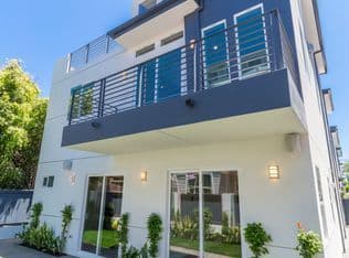Redondo Beach House: 205 S Irena Ave