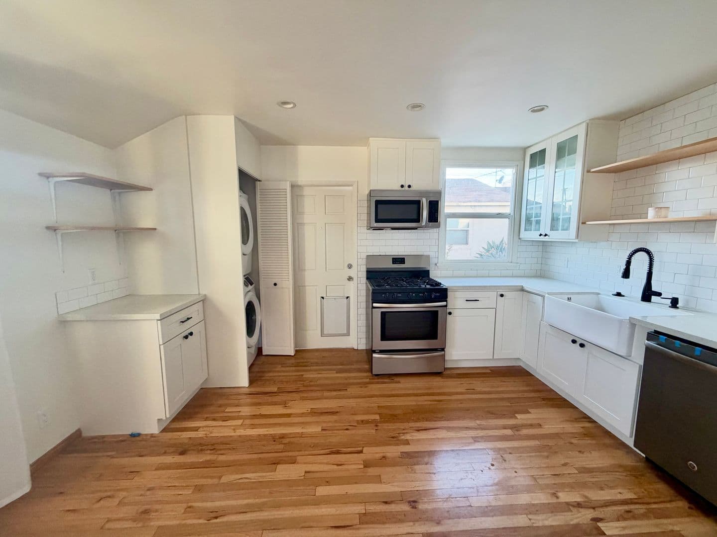 Los Angeles House: 6031 W. 86th Place
