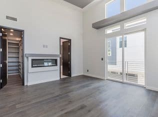 Redondo Beach House: 205 S Irena Ave