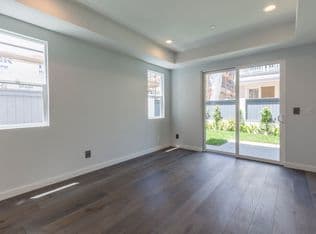 Redondo Beach House: 205 S Irena Ave