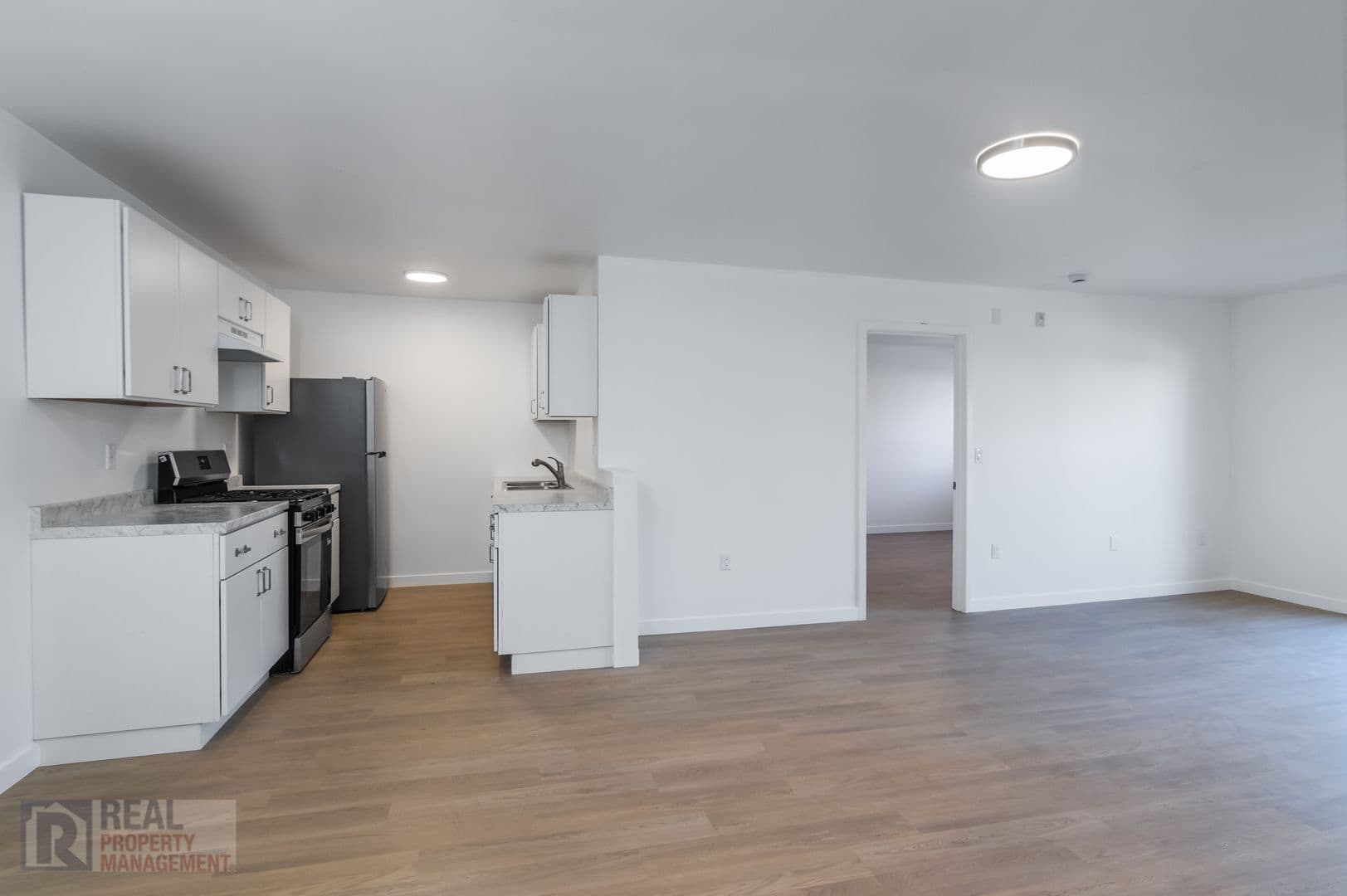 Canoga Park Apartment: 7233 Loma Verde Ave