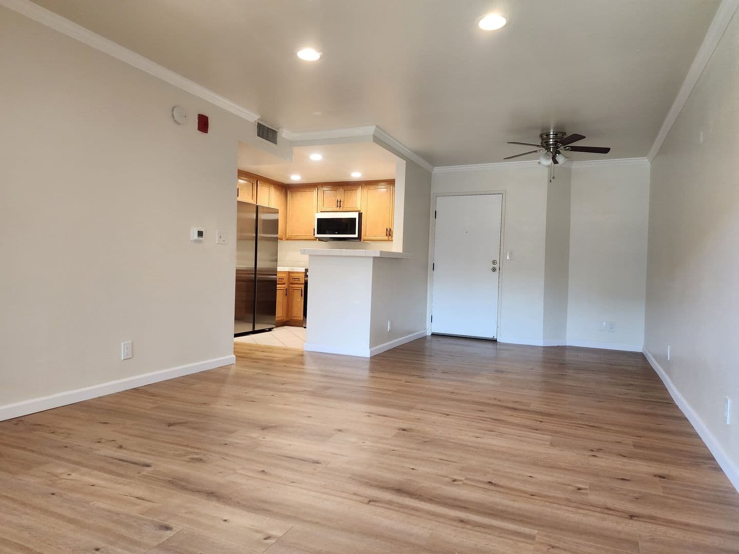 Woodland Hills Condo: 22100 Burbank Blvd #214B