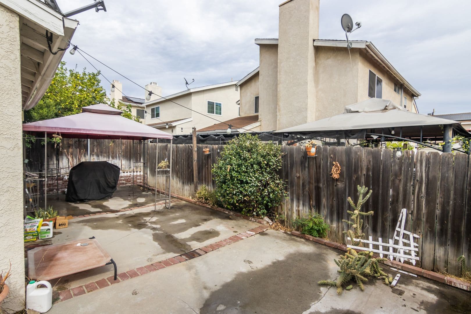 Panorama City House: 12314 Willow Way