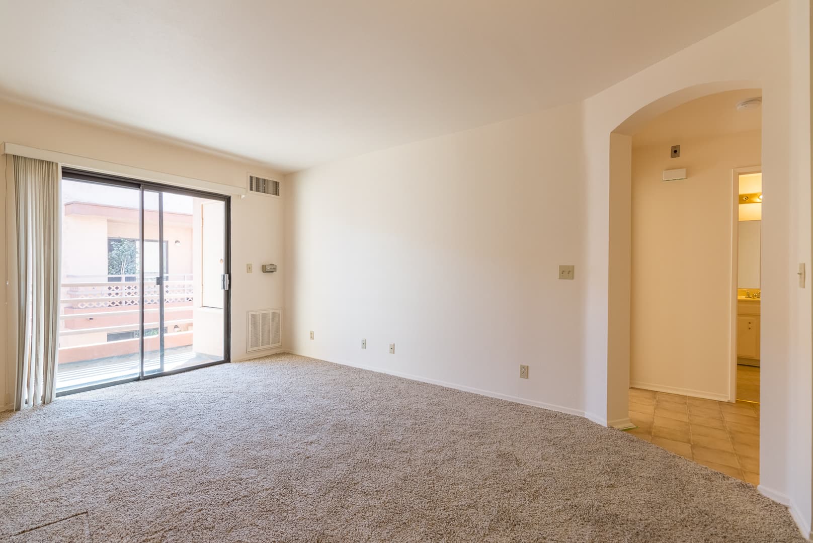 Canoga Park Condo: 6815 Remmet Ave. #323