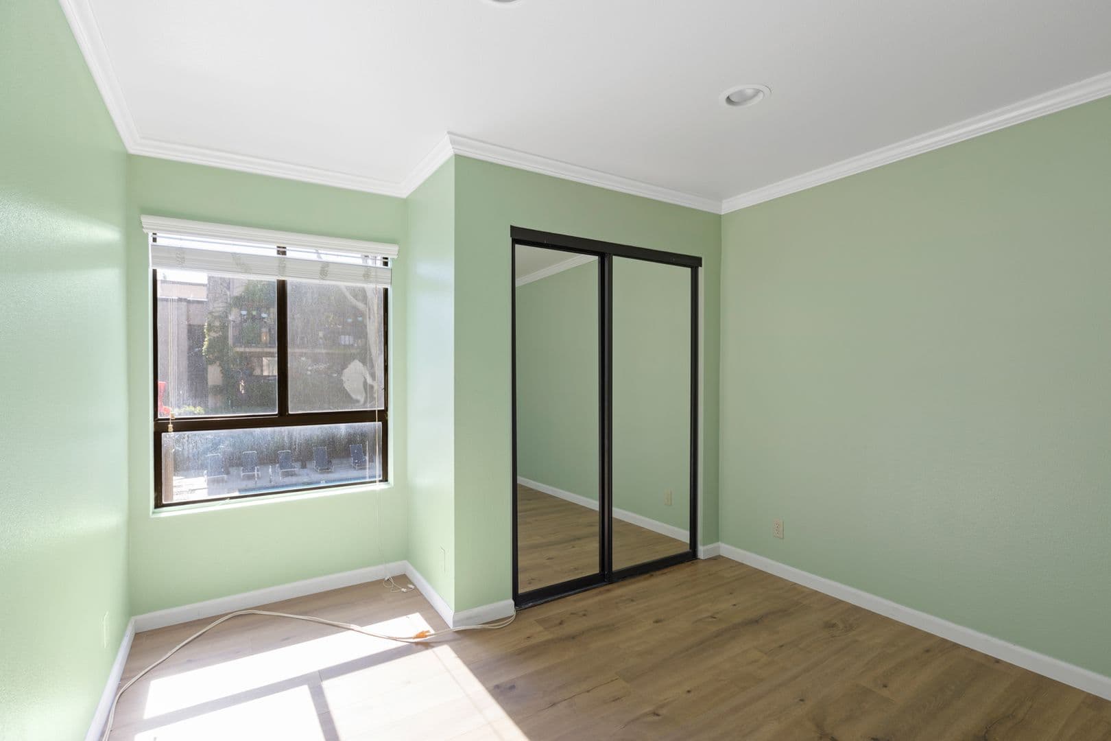 Woodland Hills Condo: 22100 Burbank Blvd #214B