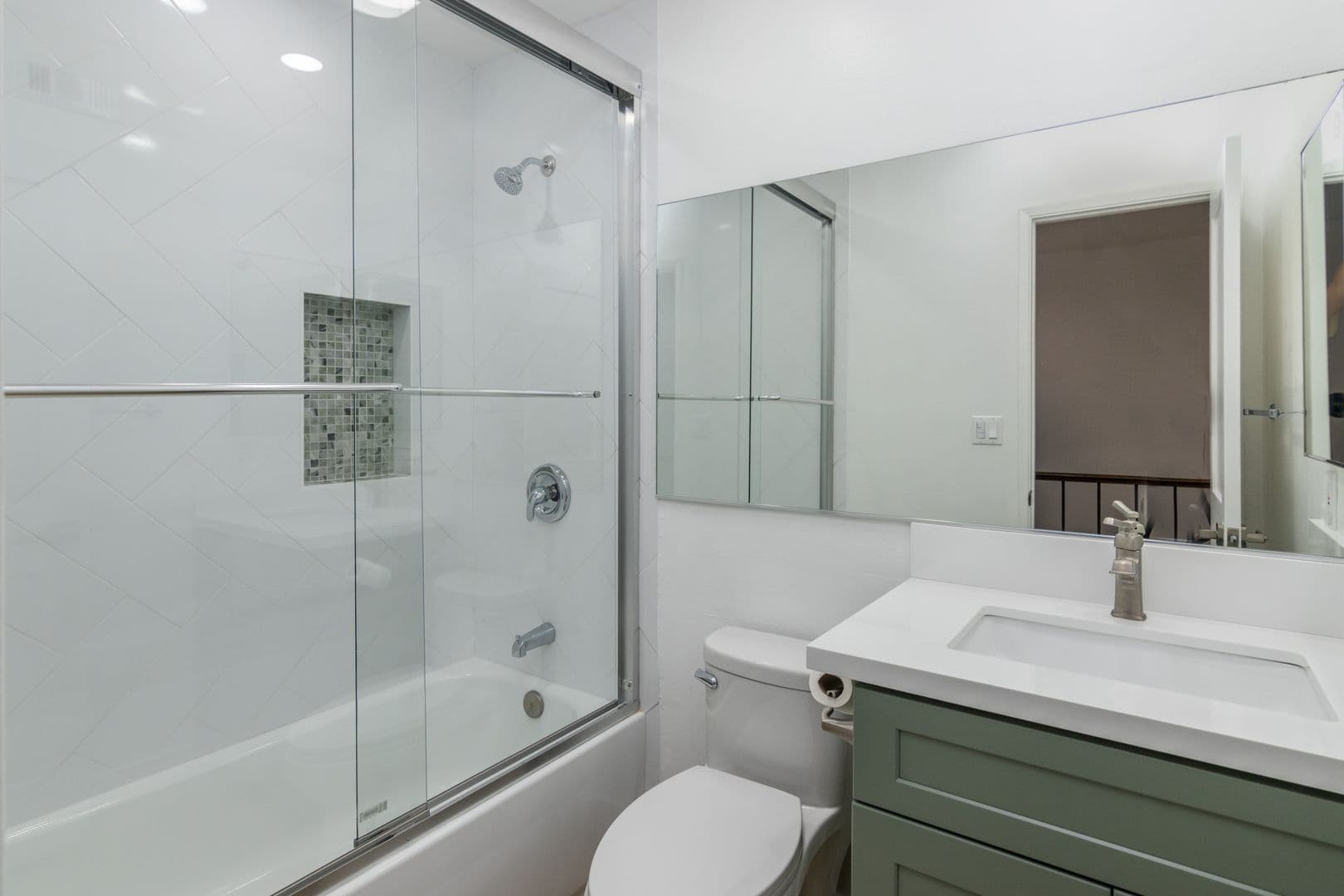 Reseda Townhome: 19230 Wyandotte St #15
