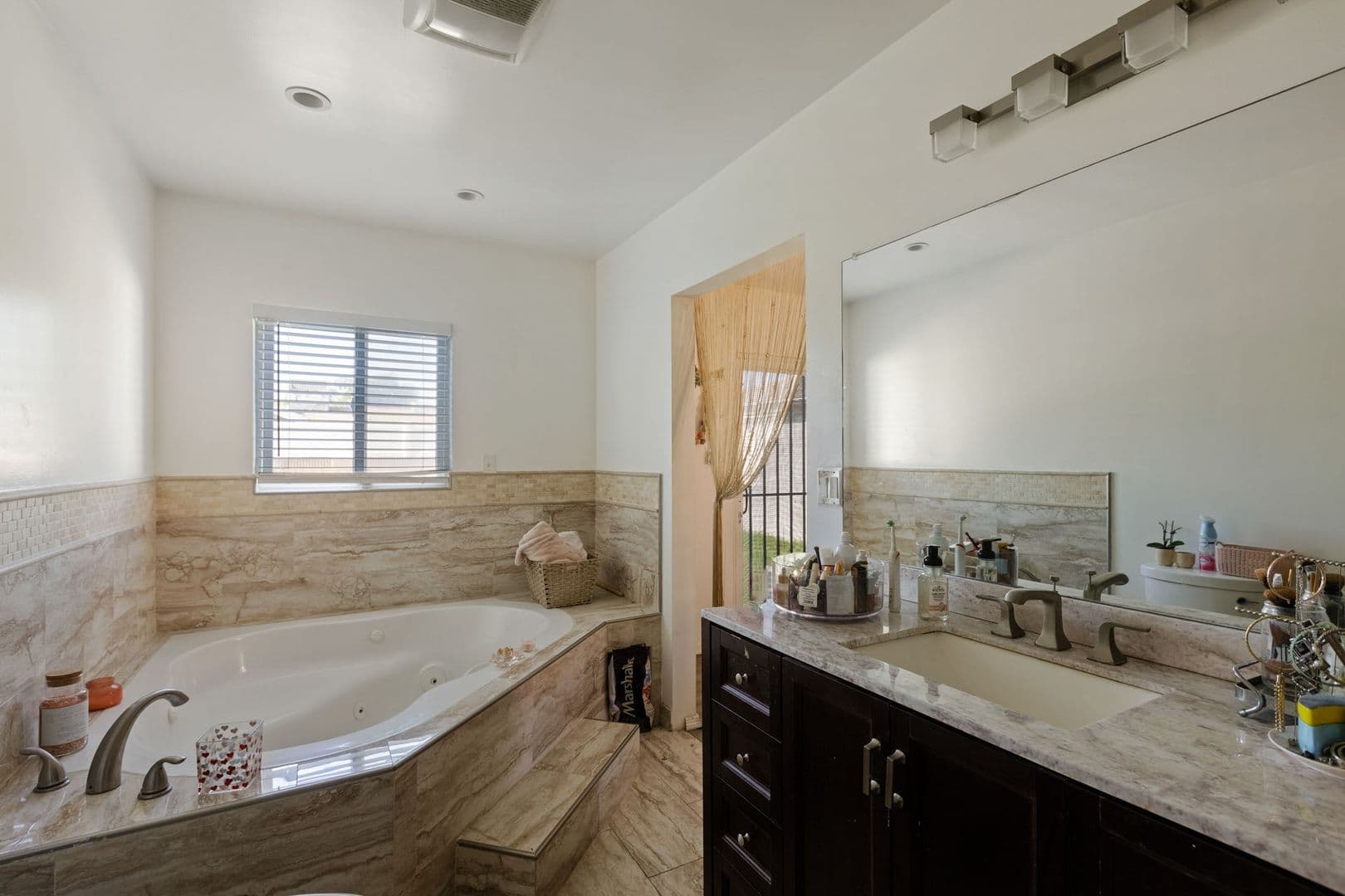 Panorama City House: 8419 Wakefield Ave.