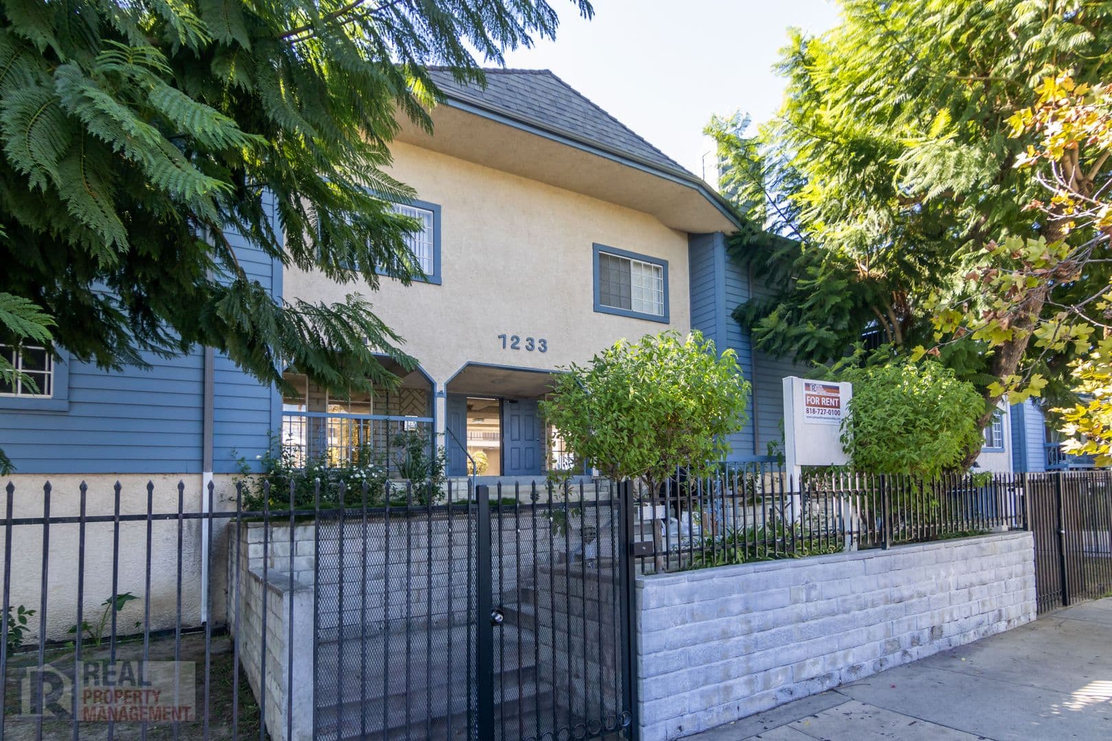 Canoga Park Apartment: 7233 Loma Verde Ave