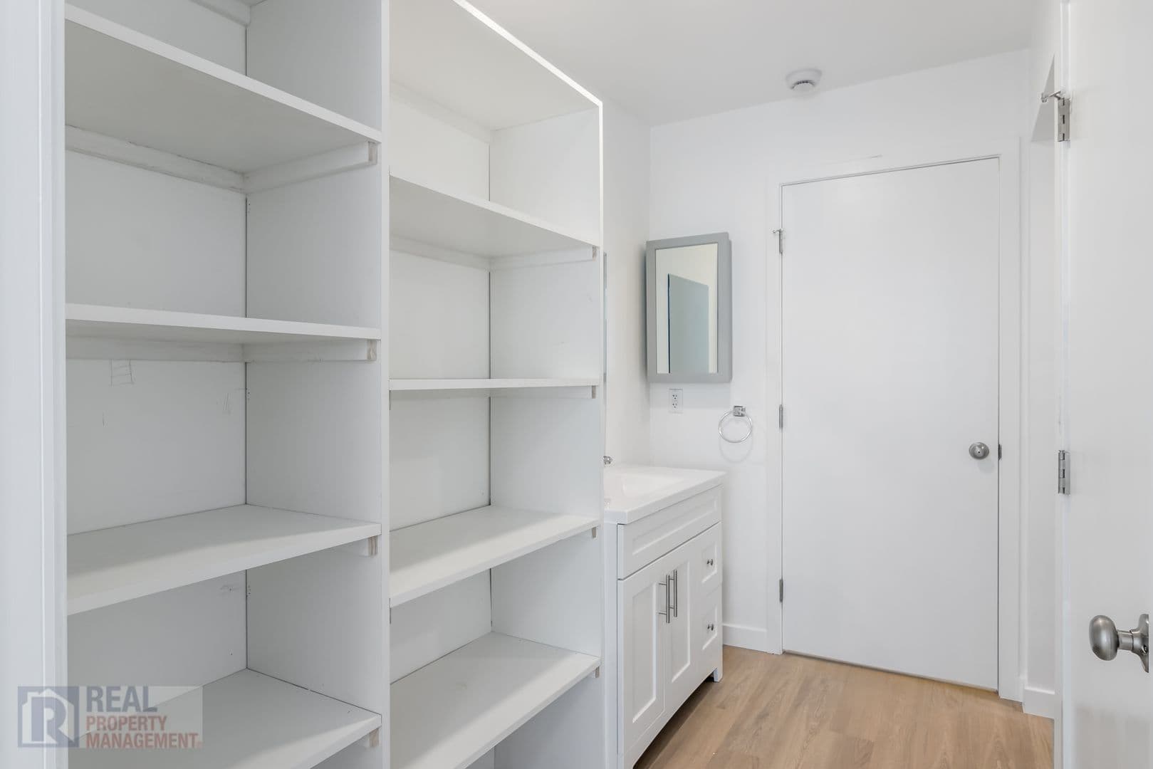 Canoga Park Apartment: 7233 Loma Verde Ave