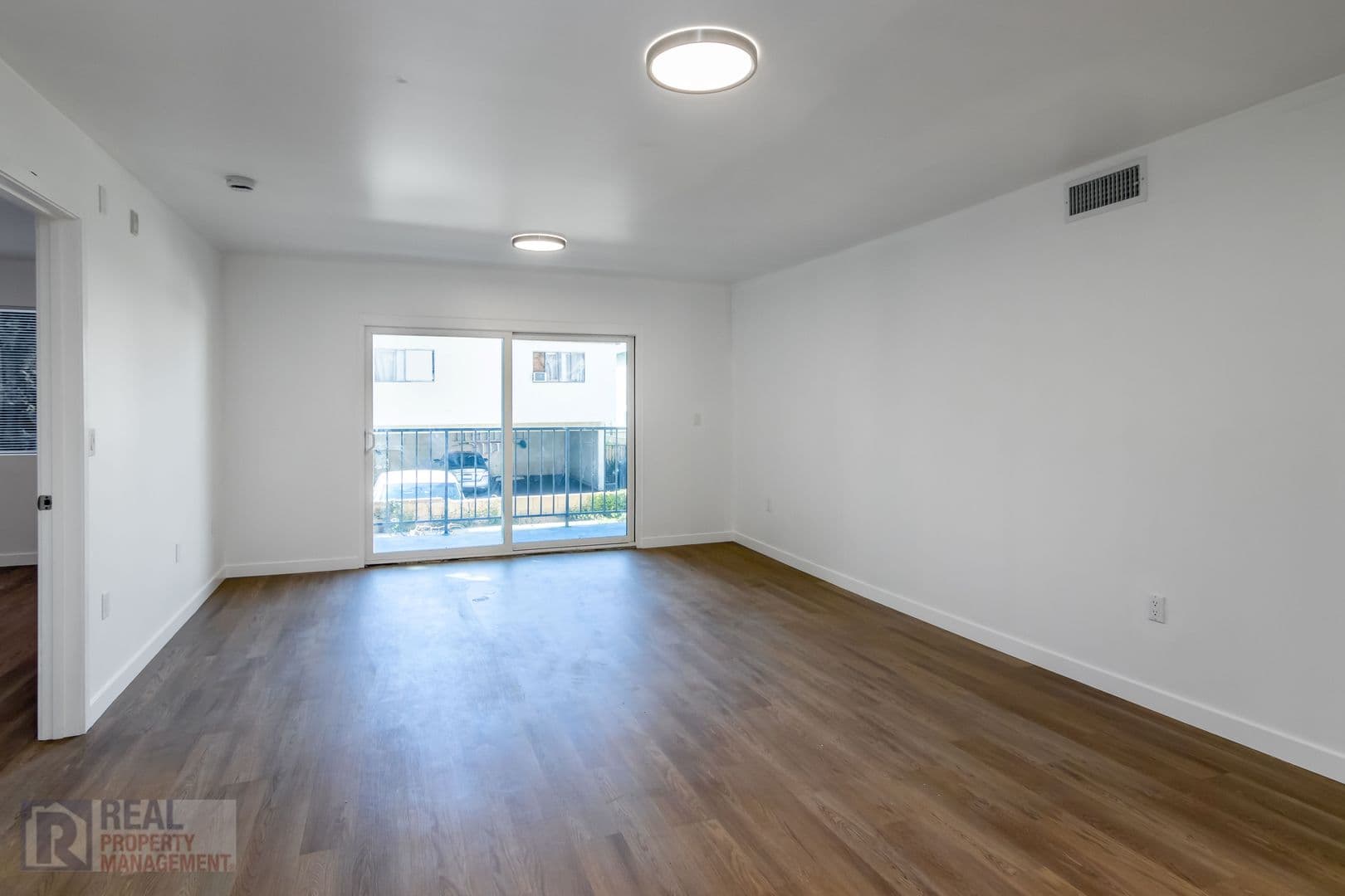 Canoga Park Apartment: 7233 Loma Verde Ave