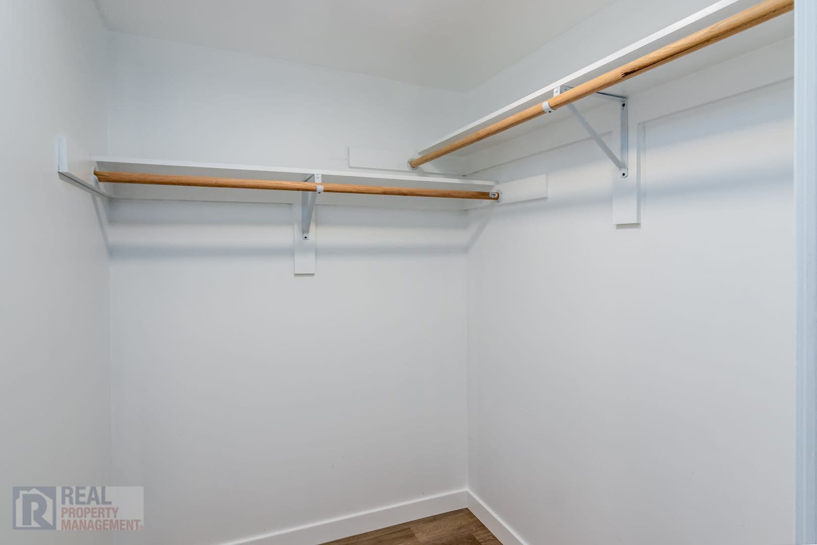 Canoga Park Apartment: 7233 Loma Verde Ave