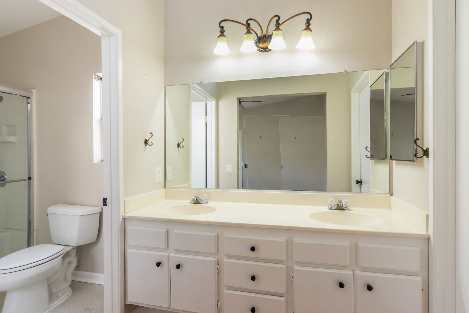 Panorama City House: 12314 Willow Way