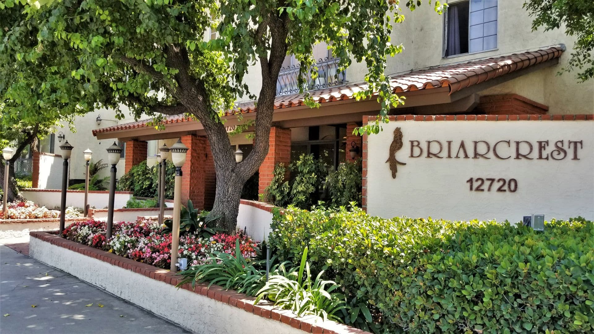 Valley Village House: 12720 Burbank Blvd