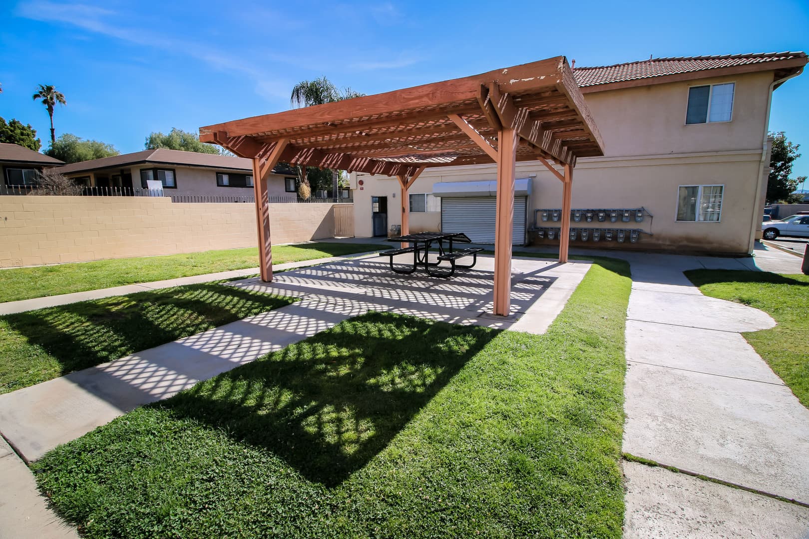 Perris Apartment: 342 Wilkerson Ave - #202