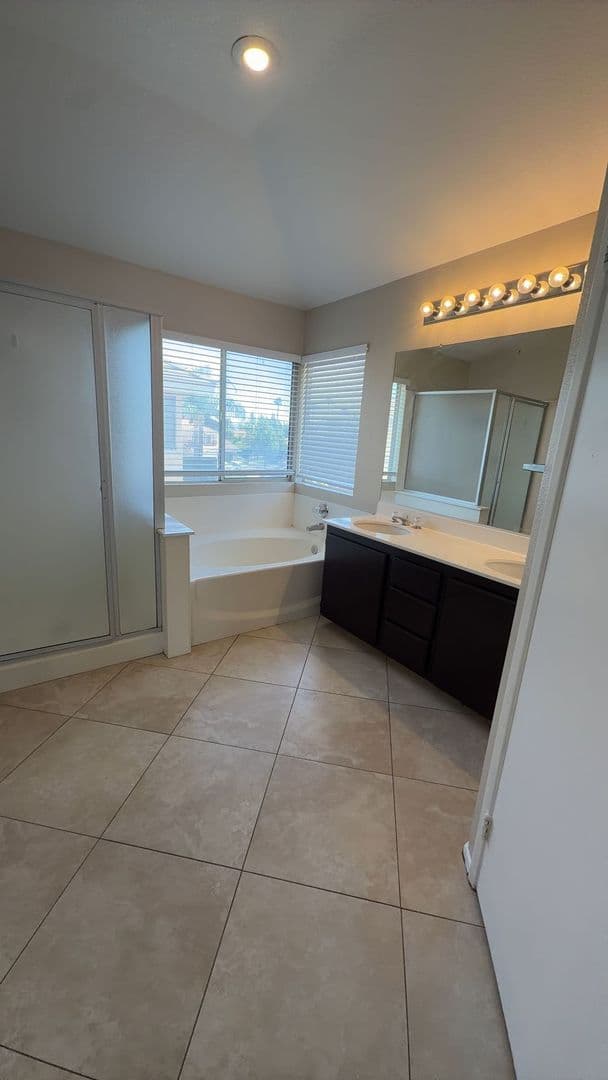 Fontana House: 14051 Catalina Ct