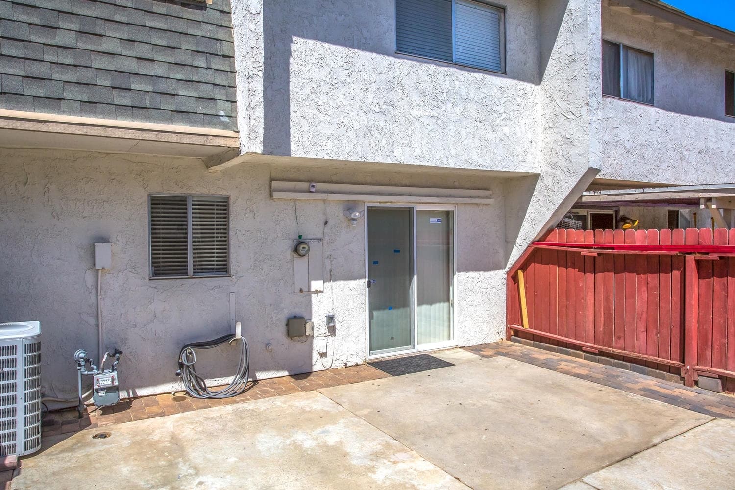 Riverside House: 1045 Clark St