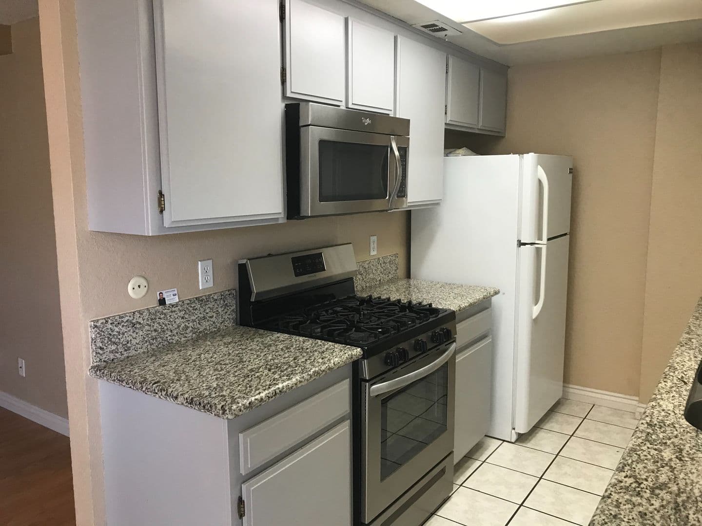 Riverside House: 1041 Clark St